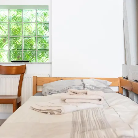 Apartman Arbeitnehmerunterkunft I 3 Betten I Balkon I Eigene Kueche & Bad