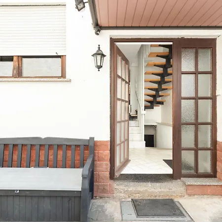 Arbeitnehmerunterkunft I 3 Betten I Balkon I Eigene Kueche & Bad *