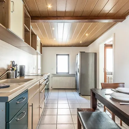 Arbeitnehmerunterkunft I 3 Betten I Balkon I Eigene Kueche & Bad