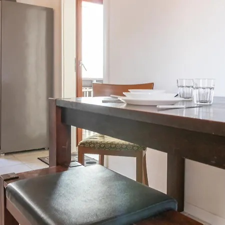 Апартаменты Arbeitnehmerunterkunft I 3 Betten I Balkon I Eigene Kueche & Bad Гросс-Умштадт