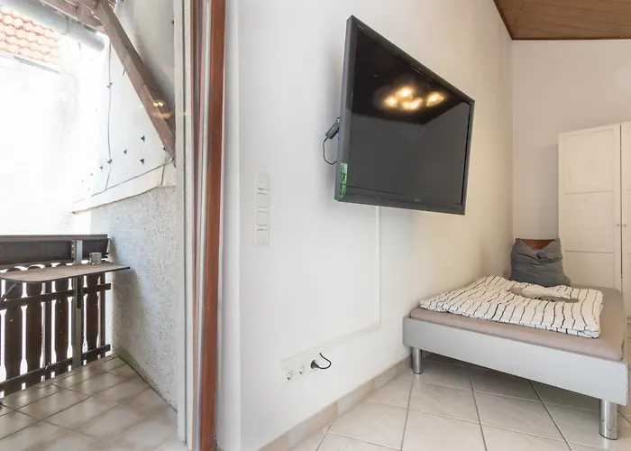 Apartamento Arbeitnehmerunterkunft I 3 Betten I Balkon I Eigene Kueche & Bad