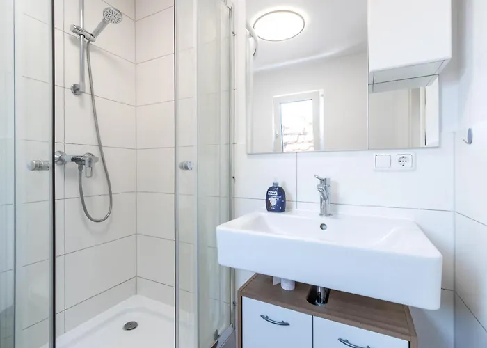 Arbeitnehmerunterkunft I 3 Betten I Balkon I Eigene Kueche & Bad * Groß-Umstadt